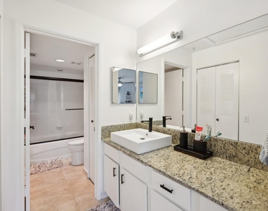 300 Scotia Drive - Photo Thumbnail 8