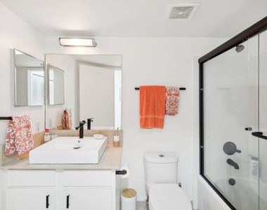 300 Scotia Drive - Photo Thumbnail 14