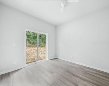 1450 Las Villas Boulevard - Photo Thumbnail 10