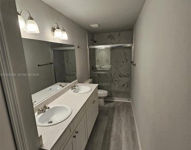 1450 Las Villas Boulevard - Photo Thumbnail 7