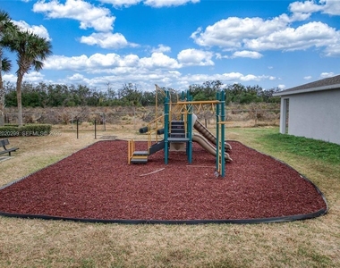 1450 Las Villas Boulevard - Photo Thumbnail 13