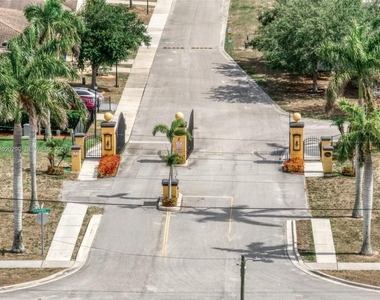 1450 Las Villas Boulevard - Photo Thumbnail 1