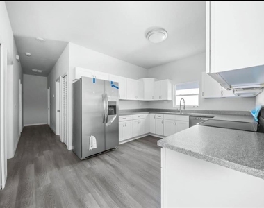 1450 Las Villas Boulevard - Photo Thumbnail 11