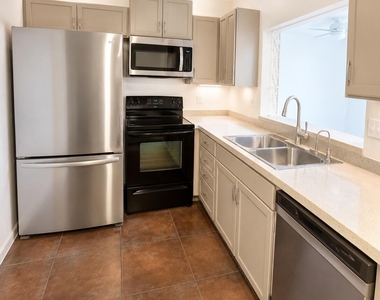 4147 Nw 90th Avenue - Photo Thumbnail 9