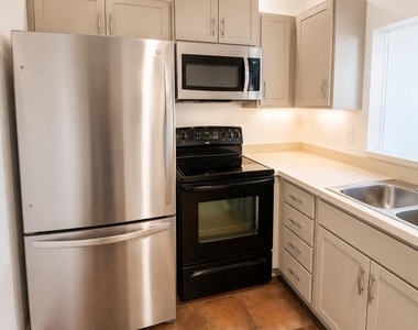 4147 Nw 90th Avenue - Photo Thumbnail 11