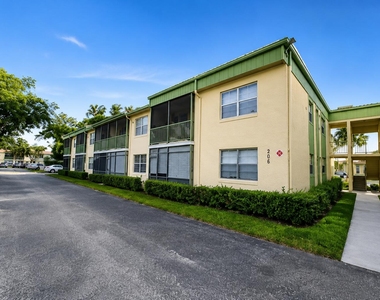 4147 Nw 90th Avenue - Photo Thumbnail 1