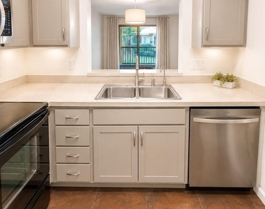 4147 Nw 90th Avenue - Photo Thumbnail 10