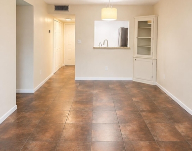 4147 Nw 90th Avenue - Photo Thumbnail 8