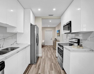 221 Nw 51st Street - Photo Thumbnail 8