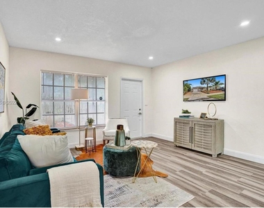 221 Nw 51st Street - Photo Thumbnail 4