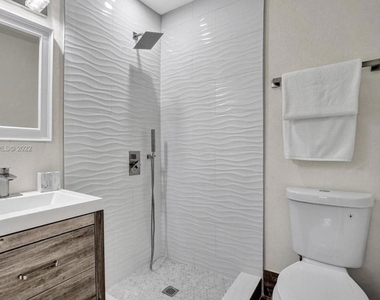 221 Nw 51st Street - Photo Thumbnail 13