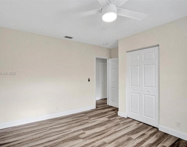221 Nw 51st Street - Photo Thumbnail 18
