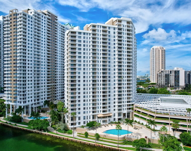 701 Brickell Key Boulevard - Photo Thumbnail 2