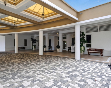701 Brickell Key Boulevard - Photo Thumbnail 4