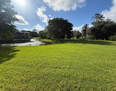 7508 La Paz Boulevard - Photo Thumbnail 11