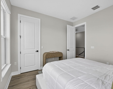 12534 Triumph Lane - Photo Thumbnail 25
