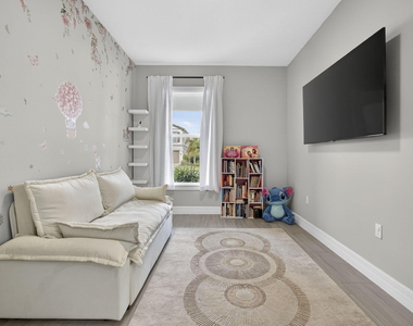 12534 Triumph Lane - Photo Thumbnail 4