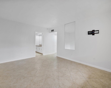 740 Ne 199th Street - Photo Thumbnail 9