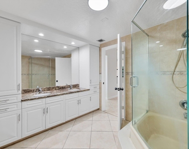 740 Ne 199th Street - Photo Thumbnail 10