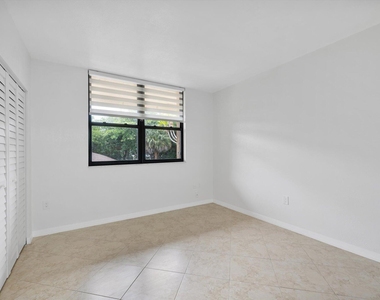 740 Ne 199th Street - Photo Thumbnail 13