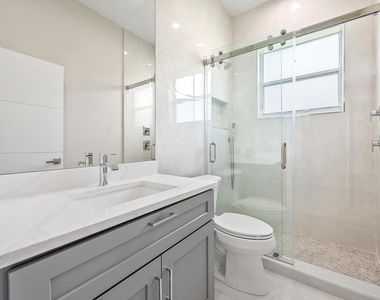 10918 Grande Boulevard - Photo Thumbnail 11