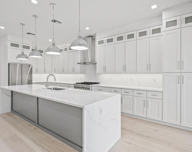 10918 Grande Boulevard - Photo Thumbnail 4