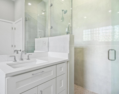 10918 Grande Boulevard - Photo Thumbnail 17