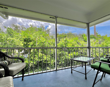 2271 Ne 68th Street - Photo Thumbnail 5