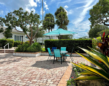 2271 Ne 68th Street - Photo Thumbnail 32
