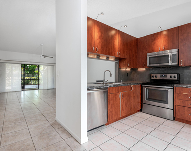 1013 Nw 53rd Street - Photo Thumbnail 3