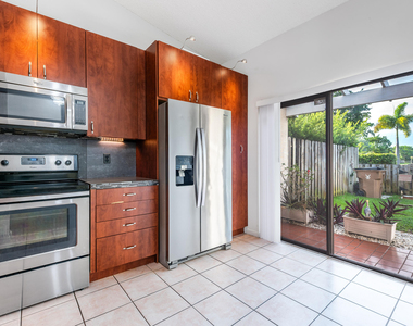 1013 Nw 53rd Street - Photo Thumbnail 12
