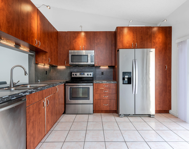1013 Nw 53rd Street - Photo Thumbnail 11