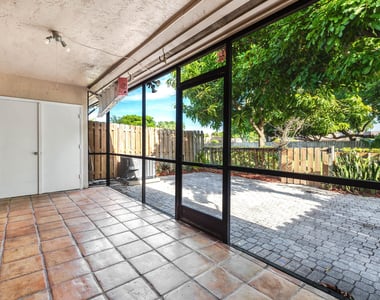 1013 Nw 53rd Street - Photo Thumbnail 6