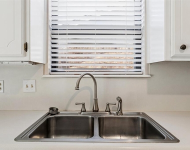 213 S Silver Drive - Photo Thumbnail 13