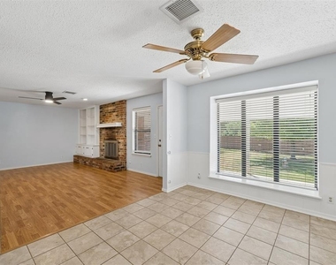 213 S Silver Drive - Photo Thumbnail 11
