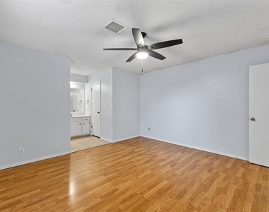 213 S Silver Drive - Photo Thumbnail 17