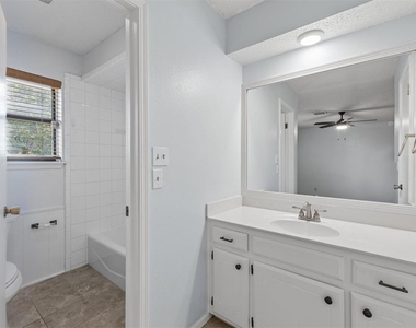 213 S Silver Drive - Photo Thumbnail 18