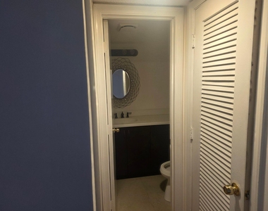 959 Se 2nd Avenue - Photo Thumbnail 17