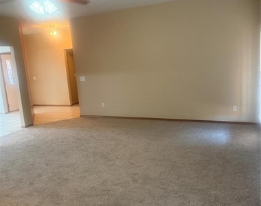 12513 Sw 14th Street - Photo Thumbnail 6