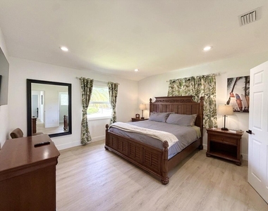 1407 Ontario Drive - Photo Thumbnail 7