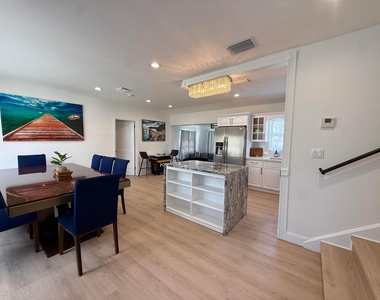 1407 Ontario Drive - Photo Thumbnail 2