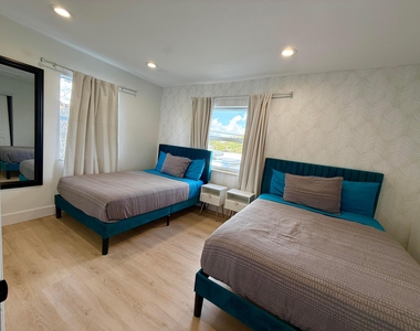 1407 Ontario Drive - Photo Thumbnail 12