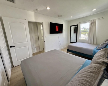 1407 Ontario Drive - Photo Thumbnail 8
