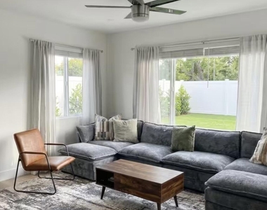 1407 Ontario Drive - Photo Thumbnail 9
