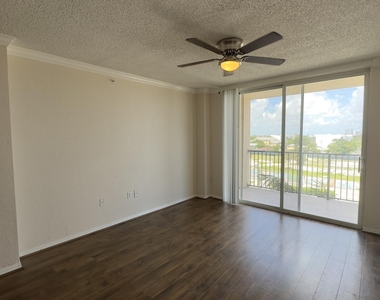 1801 N Flagler Drive - Photo Thumbnail 5