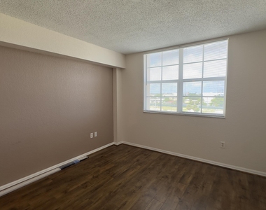 1801 N Flagler Drive - Photo Thumbnail 11