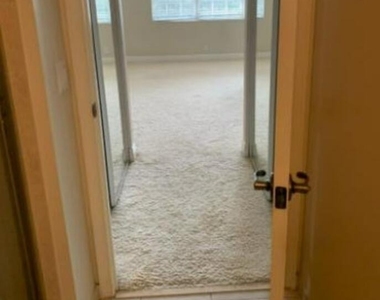 5021 Vine Cliff Way W - Photo Thumbnail 7