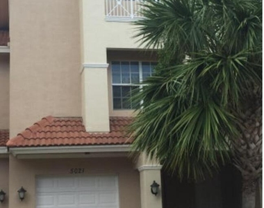 5021 Vine Cliff Way W - Photo Thumbnail 5