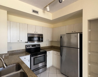 1801 N Flagler Drive - Photo Thumbnail 5
