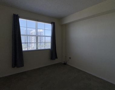 1801 N Flagler Drive - Photo Thumbnail 10